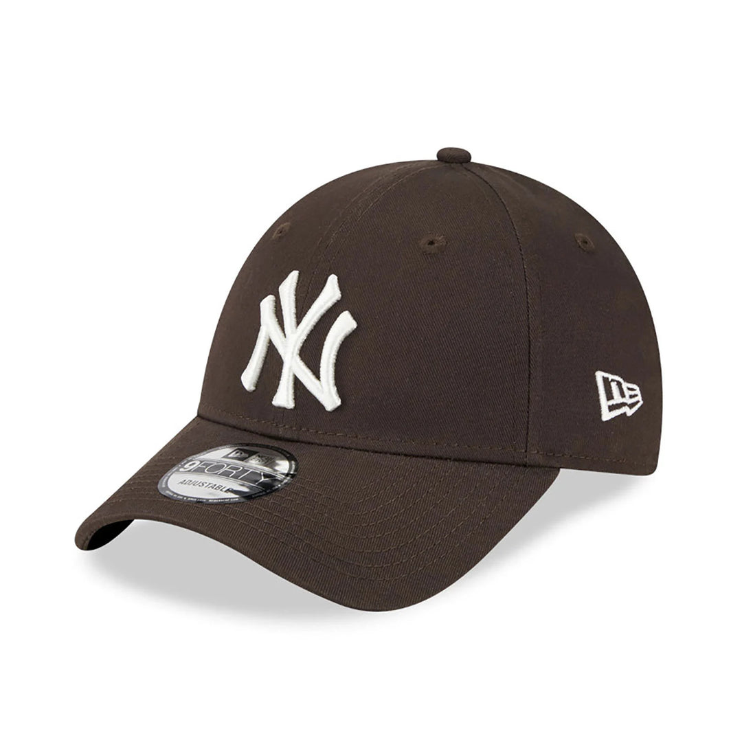 New Era League Essential Brown 9Forty NY Yankees brown - Shop-Tetuan