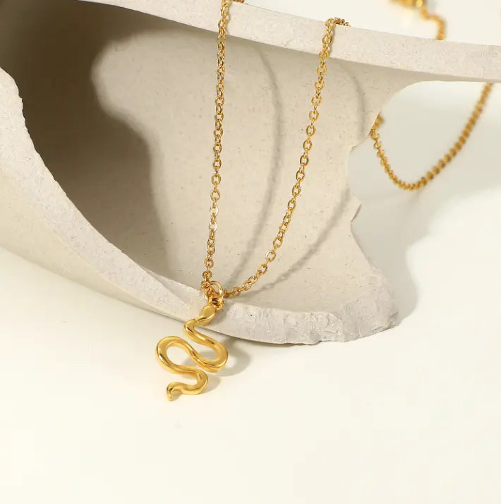 Snake Chain Pendant Necklace 18K Gold Plated steel/gold