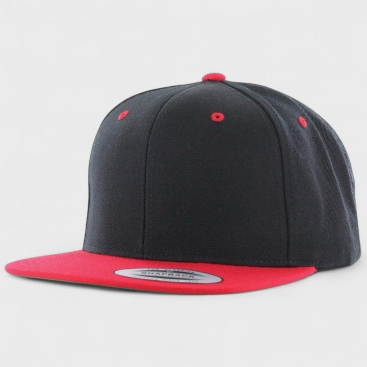 The Classics Yupoong snapback blk/red