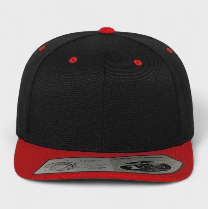 110 Fitted Snapback black/red