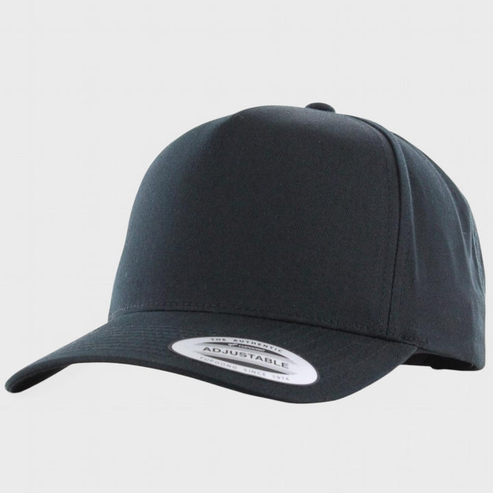 The Classics Yupoong 5-Panel Curved Classic snapback black