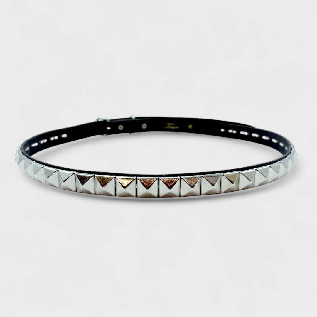 Pyramid Studded leather belt 1 row black