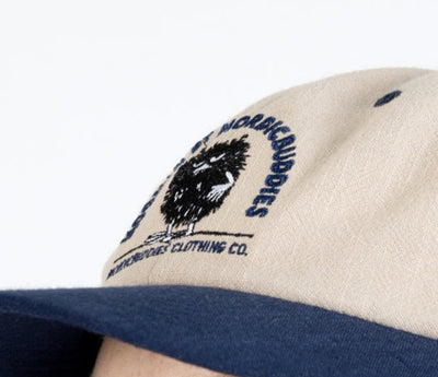 Moomin Haisuli Juonittelee dad cap sand/navy - Shop-Tetuan