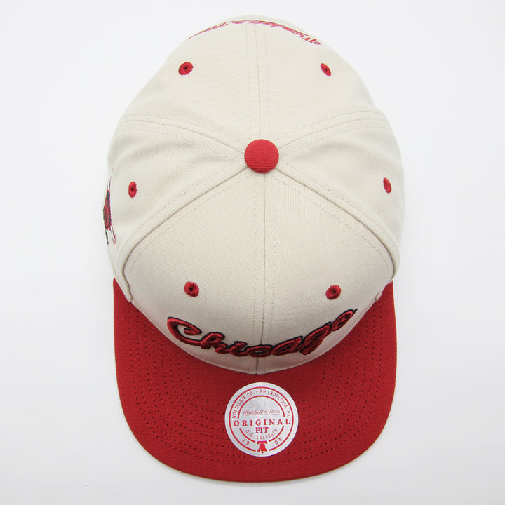 Mitchell & Ness Sail 2 Tone snapback HWC C Bulls off white - Shop-Tetuan