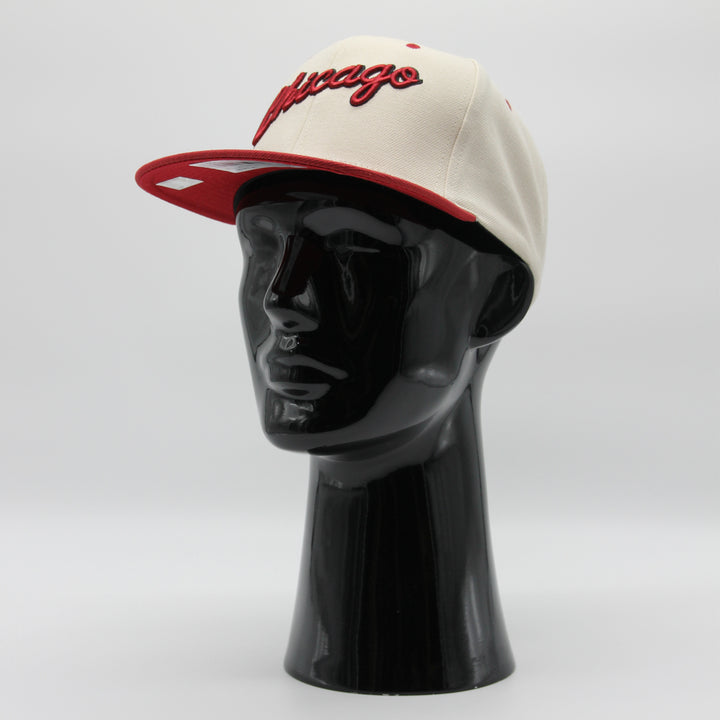 Mitchell & Ness Sail 2 Tone snapback HWC C Bulls off white - Shop-Tetuan