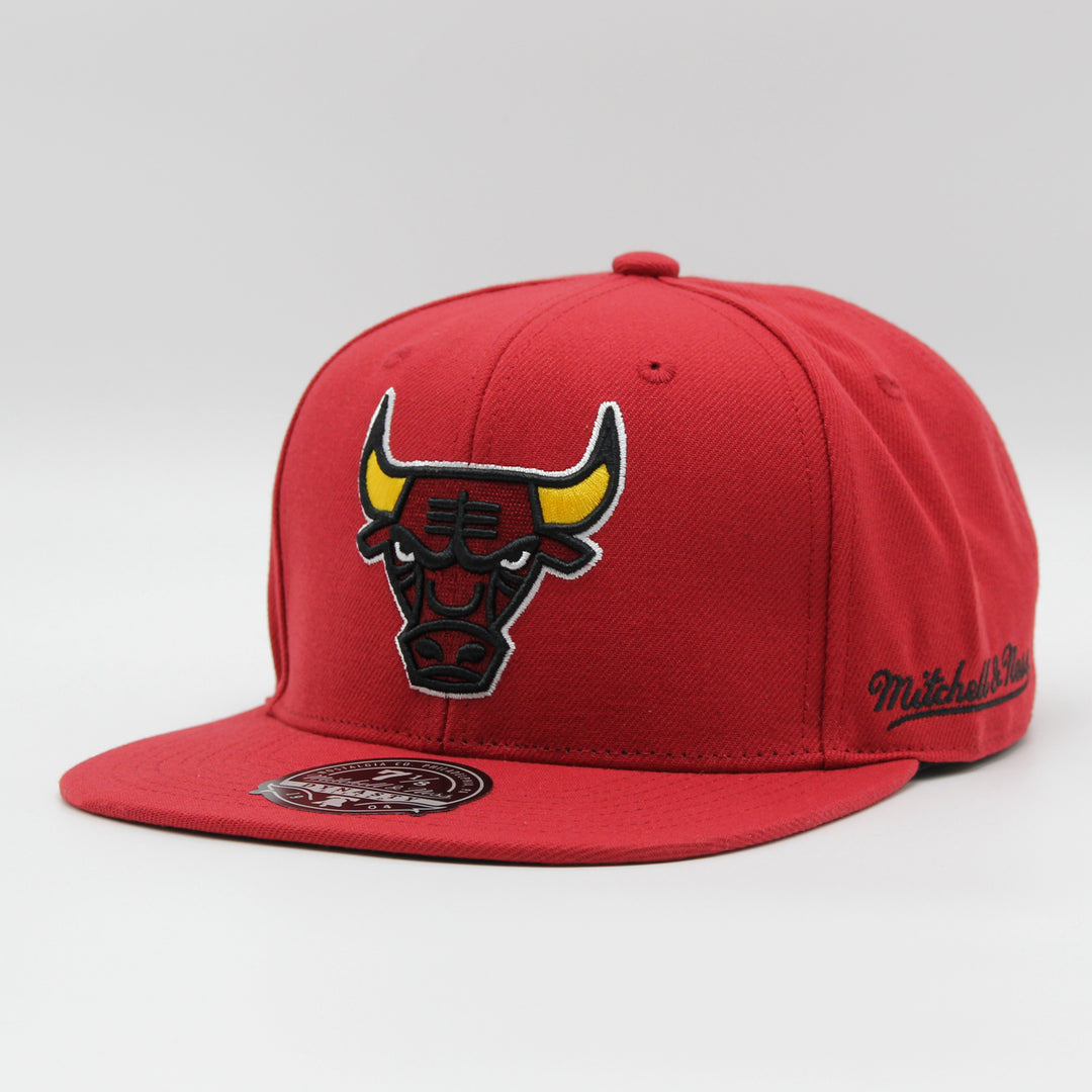 Mitchell & Ness Logo History fitted HWC C Bulls red - Shop-Tetuan