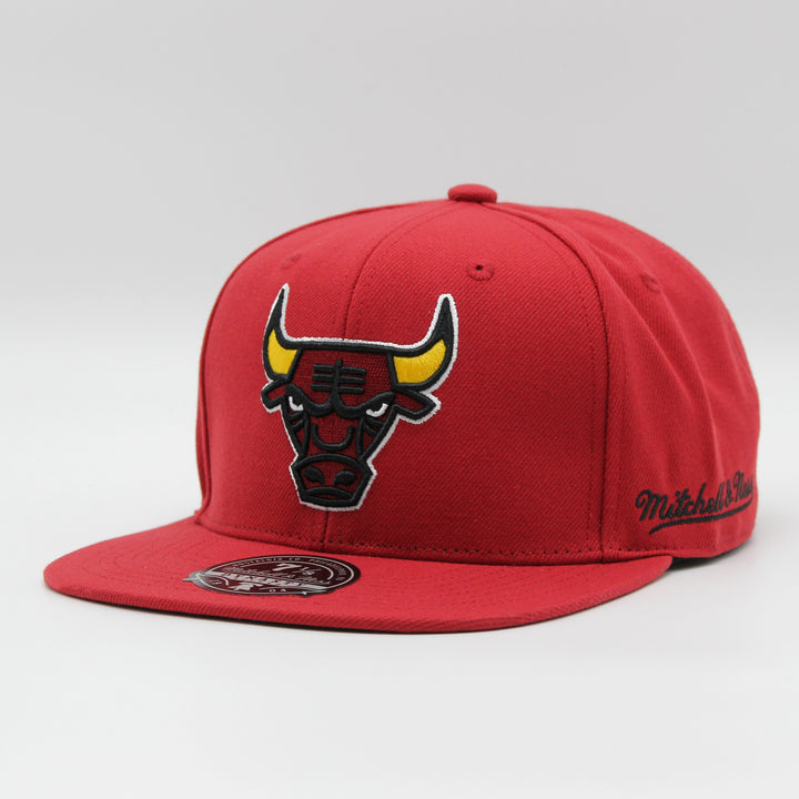 Mitchell & Ness Logo History fitted HWC C Bulls red - Shop-Tetuan