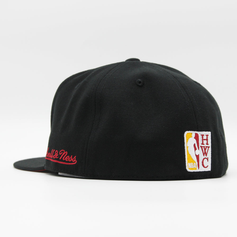 Mitchell & Ness Logo History fitted HWC M Heat black - Shop-Tetuan