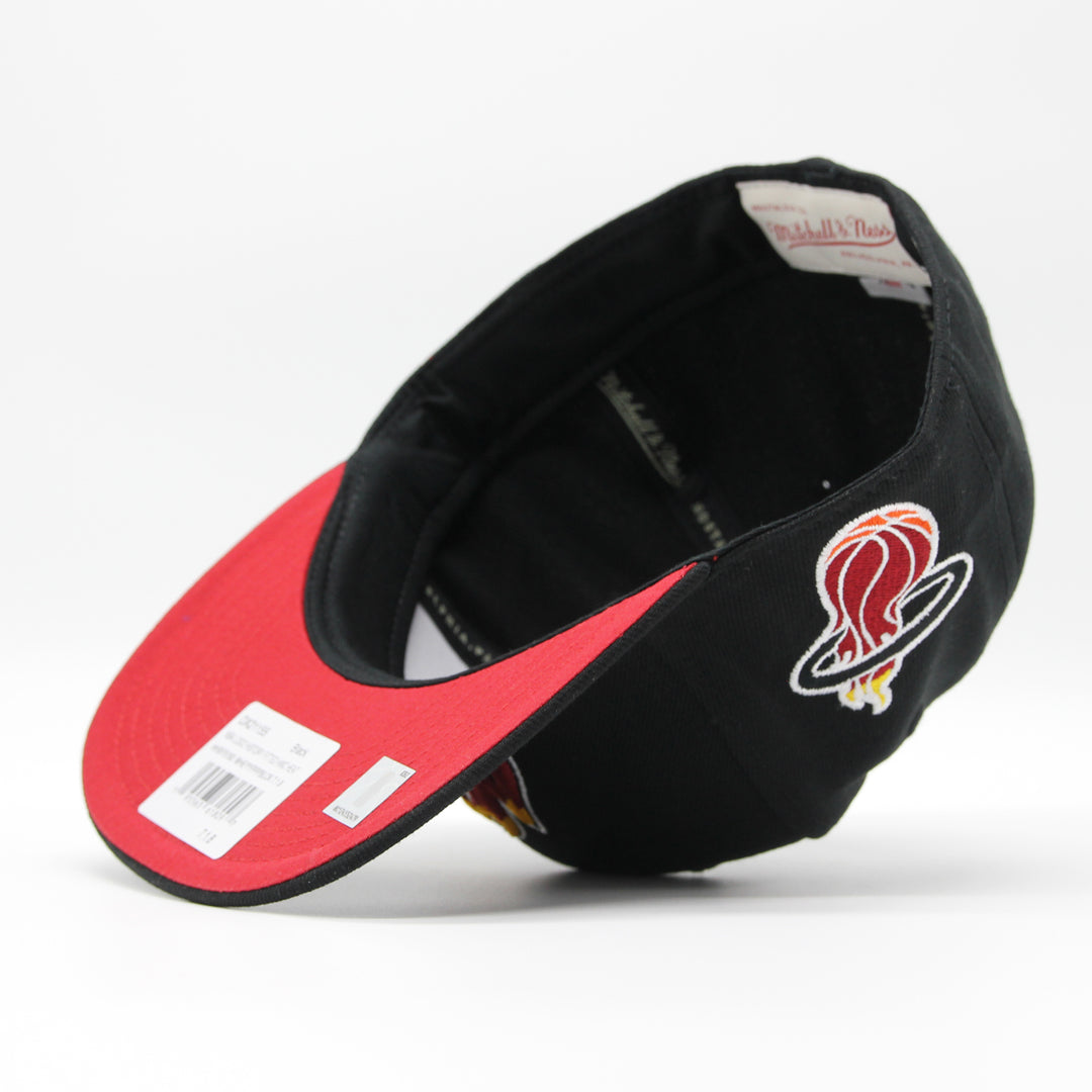 Mitchell & Ness Logo History fitted HWC M Heat black - Shop-Tetuan