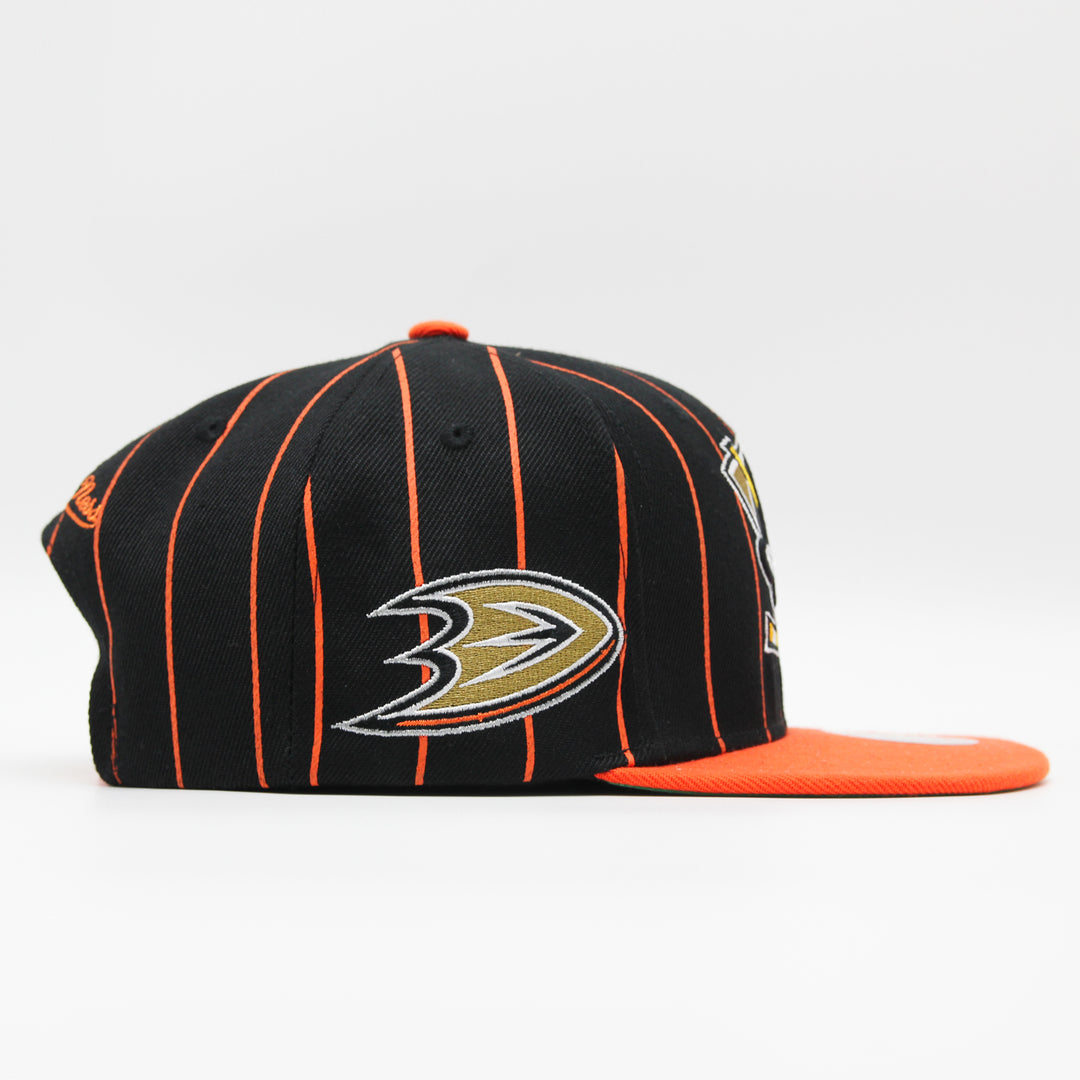 Mitchell & Ness NHL Team Pin snapback A Ducks black - Shop-Tetuan