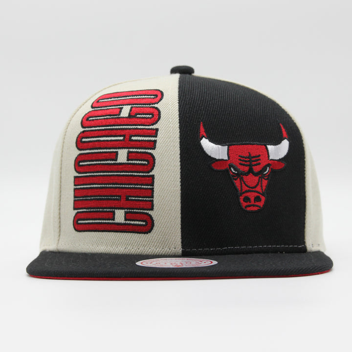 Mitchell & Ness Pop Panel  snapback C Bulls off white/black - Shop-Tetuan