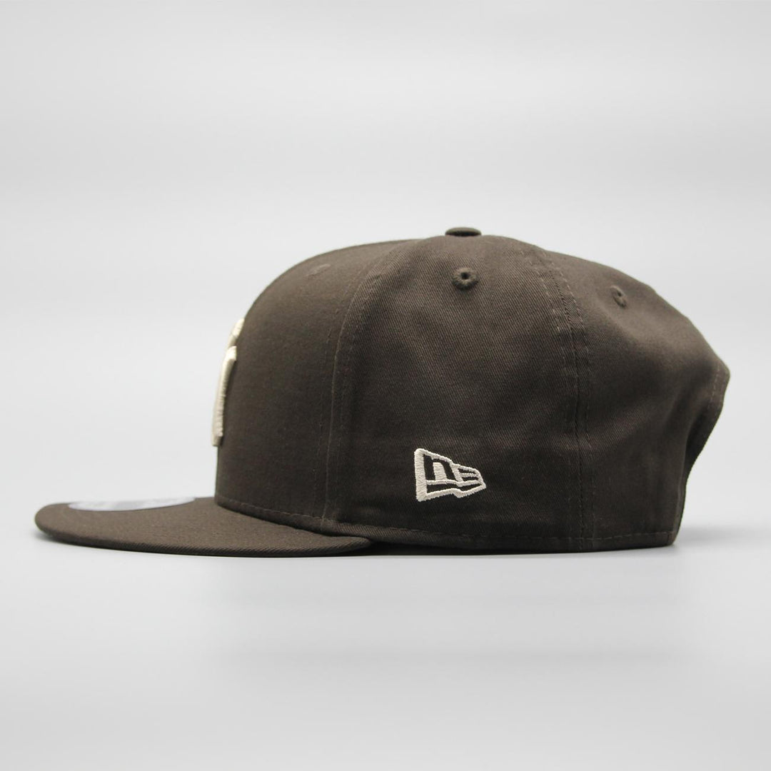 New Era League Essential 9fifty NY Yankees brown - Shop-Tetuan