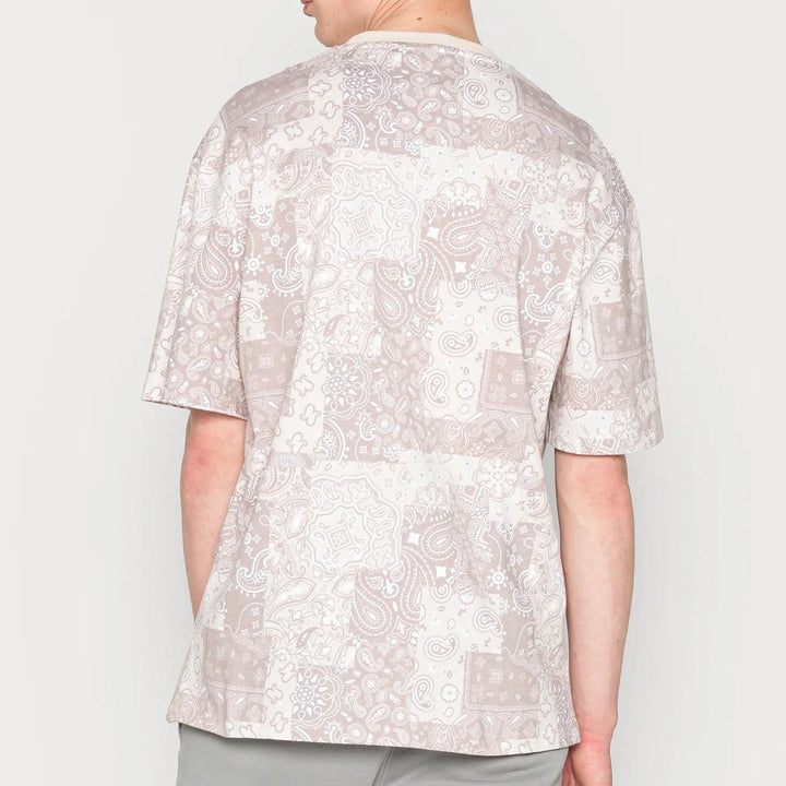 Karl Kani Small Signature Paisley tee light sand/taupe/white - Shop-Tetuan