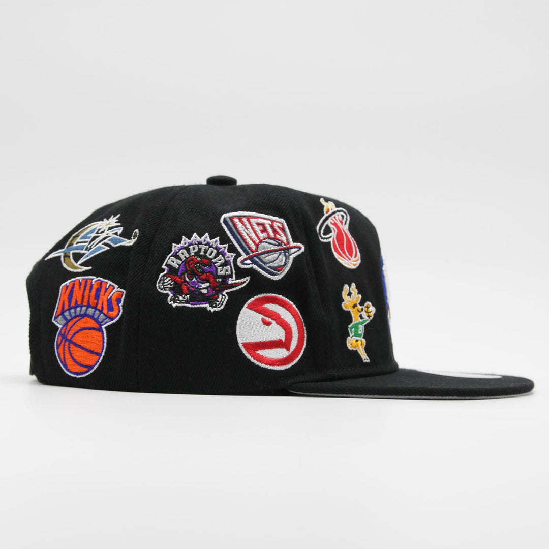 Mitchell & Ness NBA All Over Conference Deadstock HWC East black - Shop-Tetuan