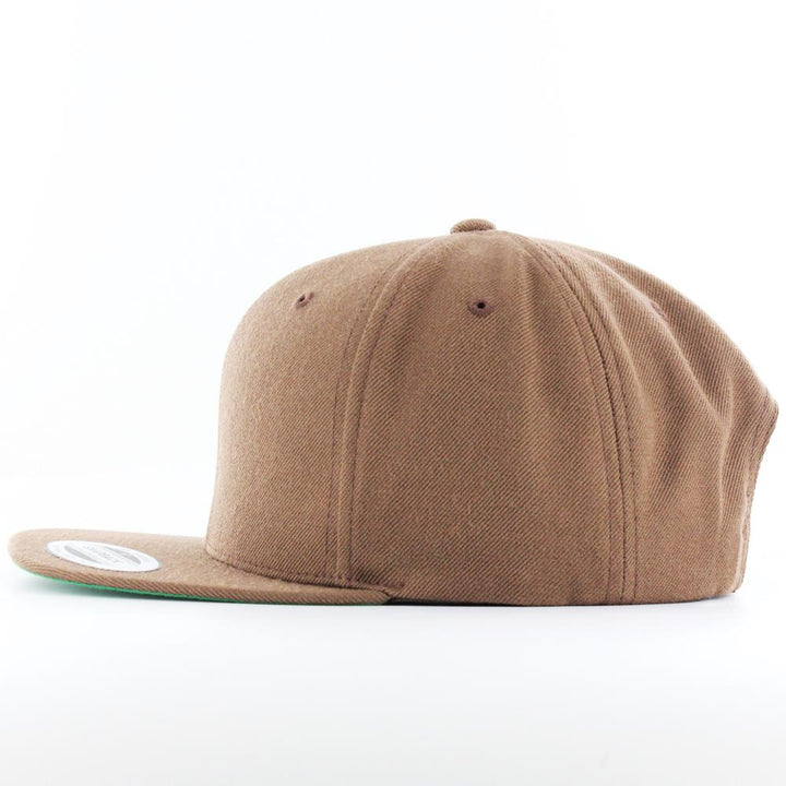 The Classics Yupoong snapback tan - Shop-Tetuan