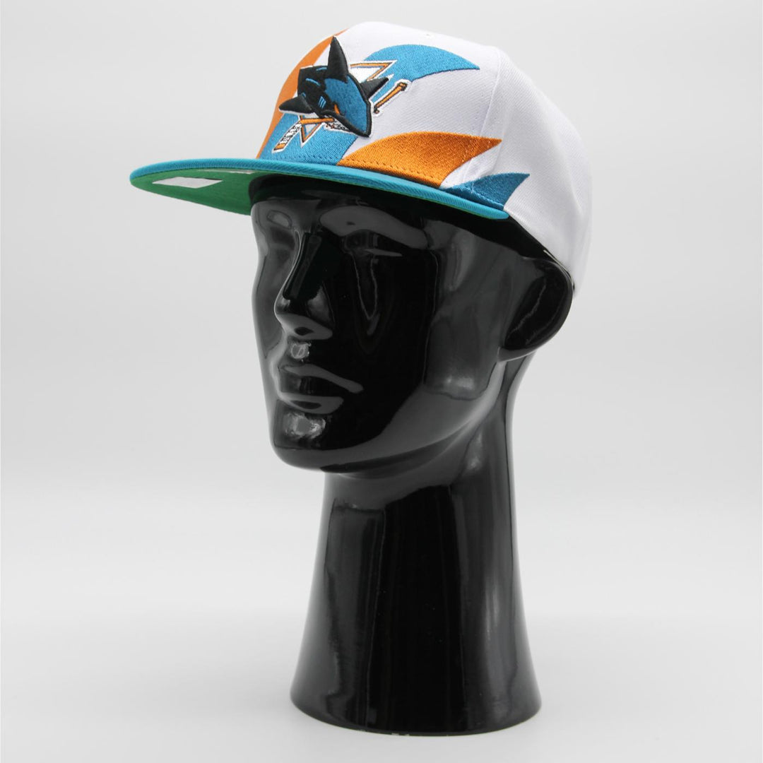 Mitchell & Ness NHL Vintage Sharktooth snapback SJ Sharks white/turquoise - Shop-Tetuan