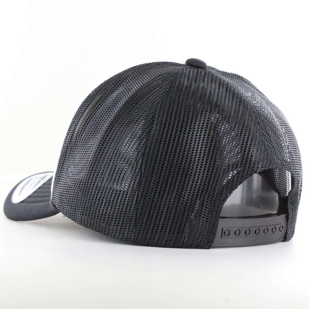 The Classics Yupoong foam trucker cap curved visor blk/wht/blk - Shop-Tetuan