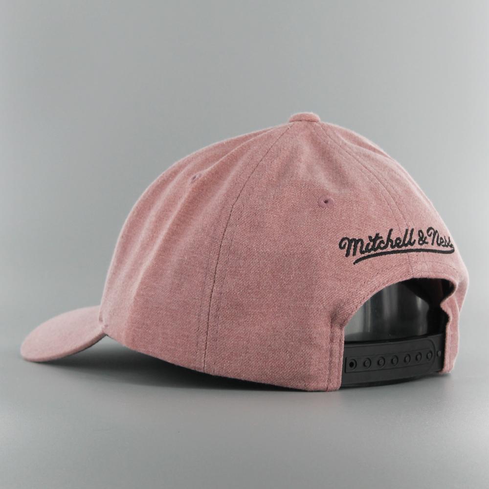 Mitchell & Ness NBA Washed Denim snapback C Bulls pink - Shop-Tetuan