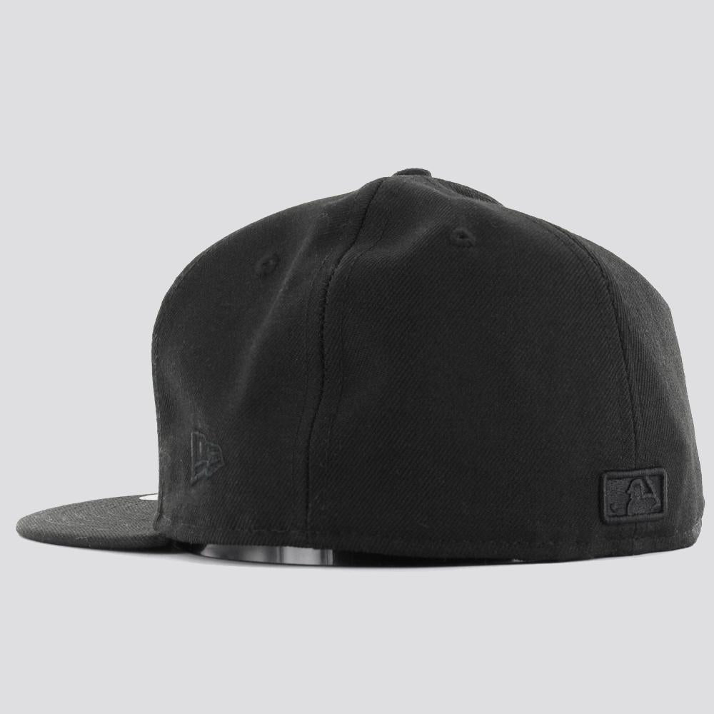 New Era Black on Black 59Fifty NY Yankees black - Shop-Tetuan