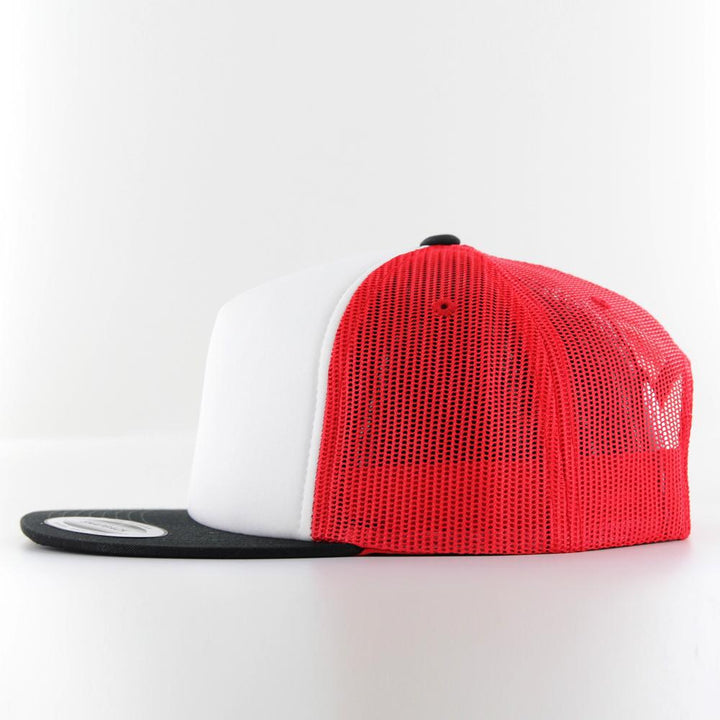 The Classics Yupoong foam trucker blk/wht/red - Shop-Tetuan