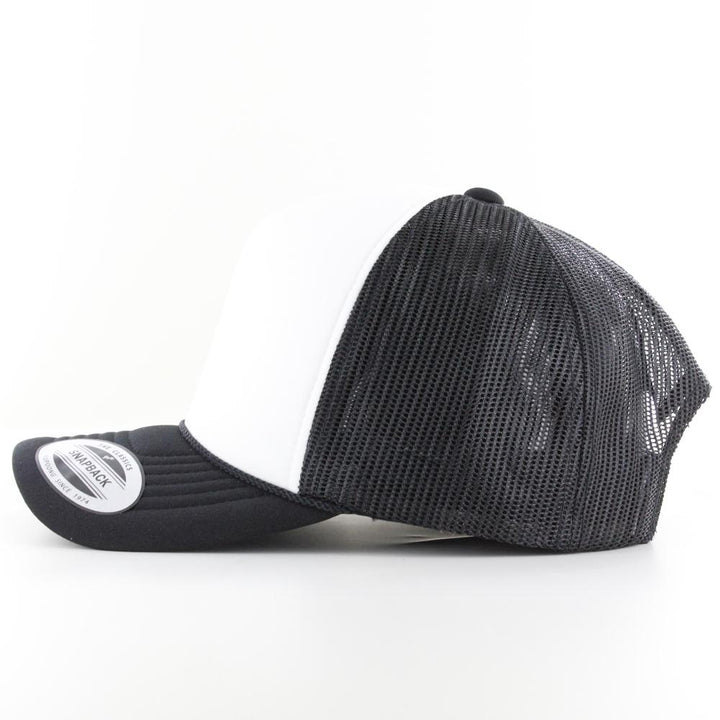 The Classics Yupoong foam trucker cap curved visor blk/wht/blk - Shop-Tetuan