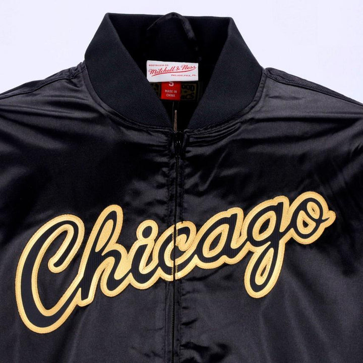 Mitchell & Ness NBA Big Face 4.0 Satin jacket C Bulls black - Shop-Tetuan