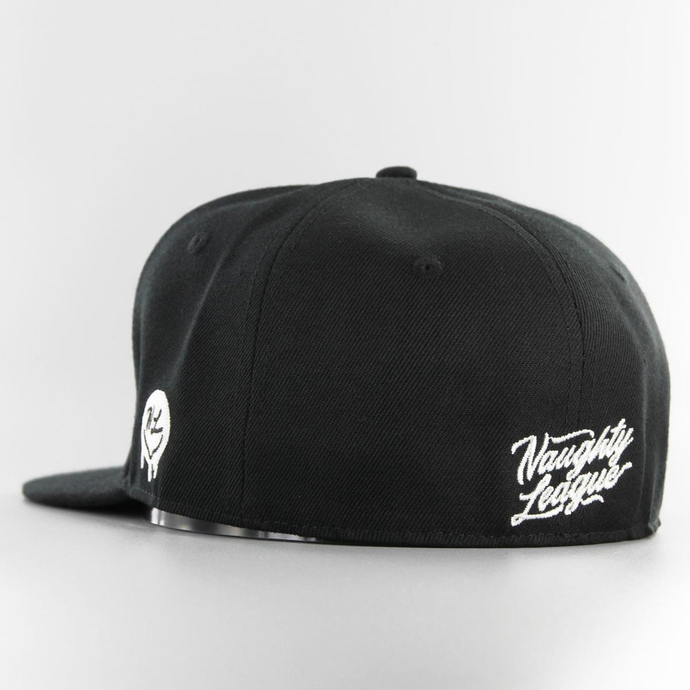 Naughty League Branded fitted black/white - Shop-Tetuan