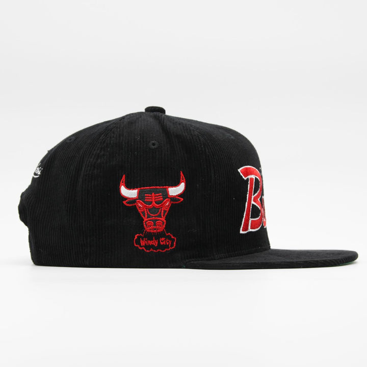 Mitchell & Ness NBA Cord Script snapback HWC C Bulls black - Shop-Tetuan