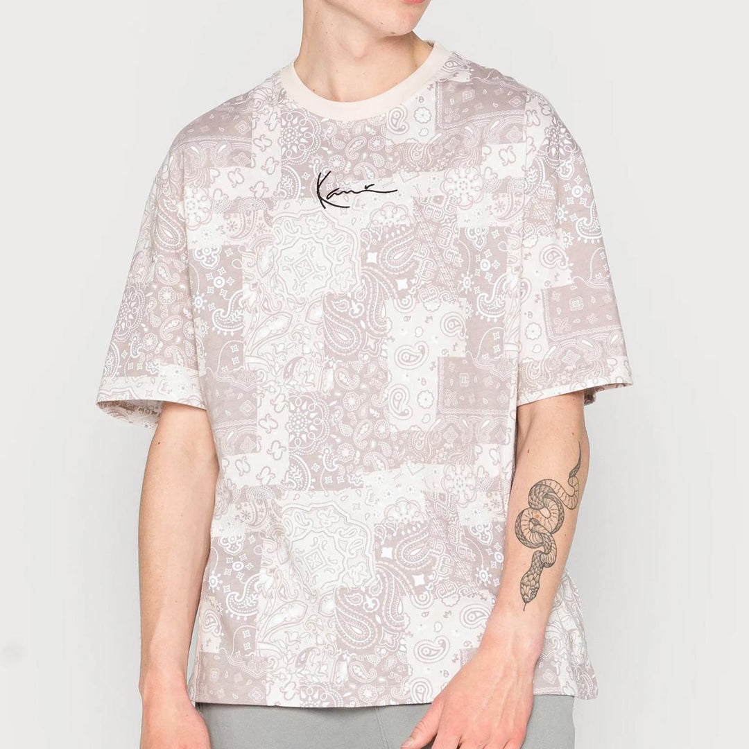 Karl Kani Small Signature Paisley tee light sand/taupe/white - Shop-Tetuan