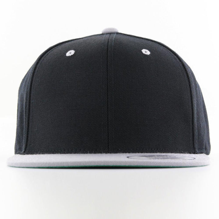 The Classics Yupoong snapback black/silver - Shop-Tetuan