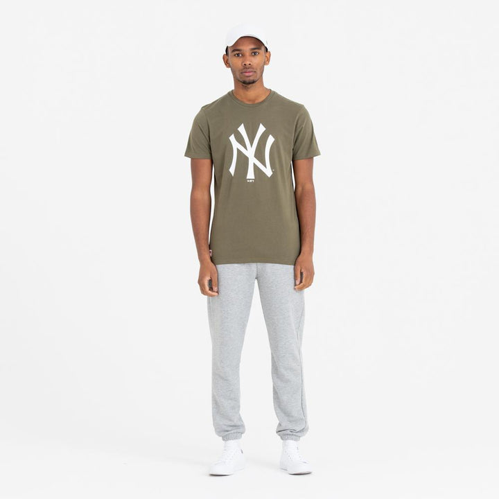 New Era Team Logo Tee NY Yankees olive - Shop-Tetuan