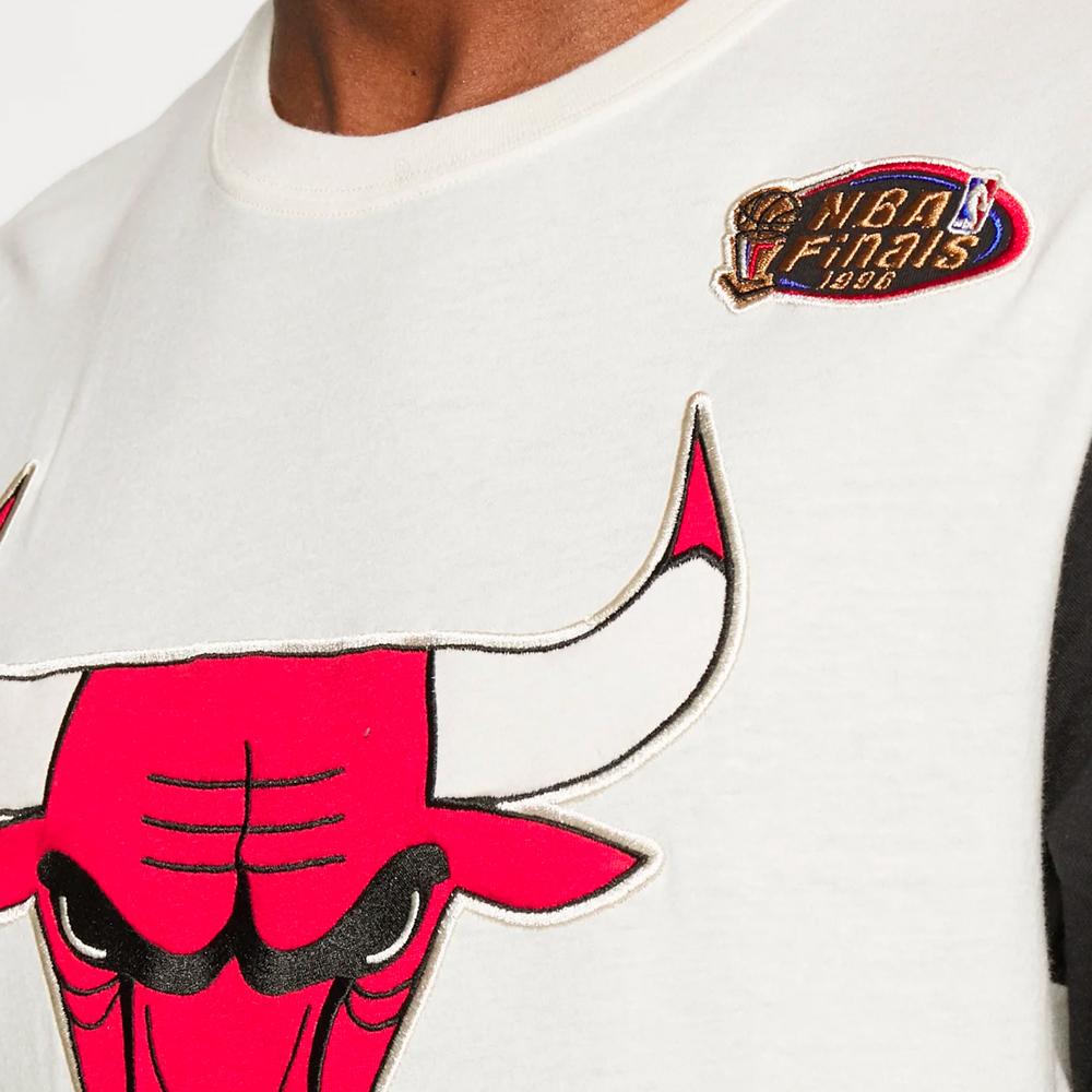 Mitchell & Ness Color Blocked S/S tee C Bulls cream - Shop-Tetuan