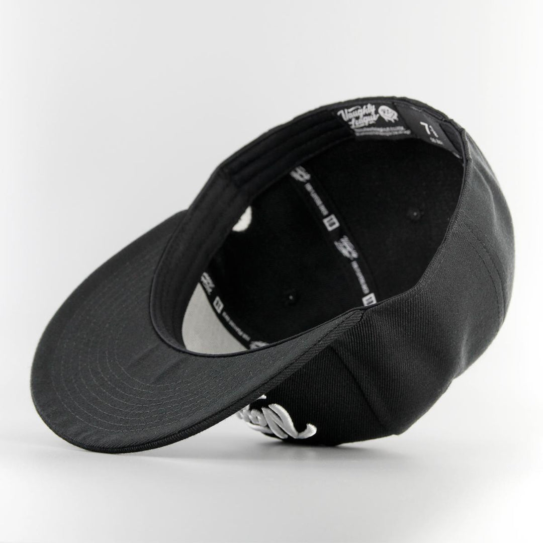 Naughty League Branded fitted black/white - Shop-Tetuan