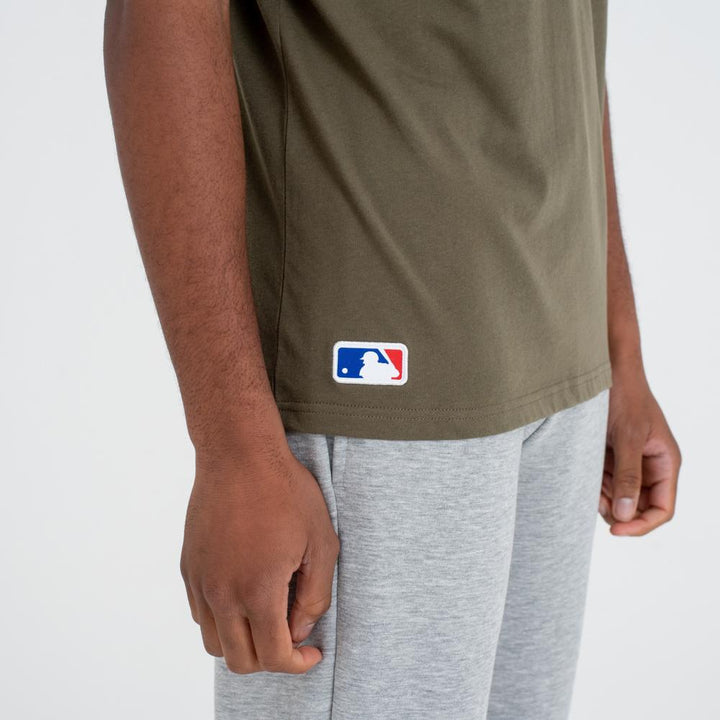 New Era Team Logo Tee NY Yankees olive - Shop-Tetuan